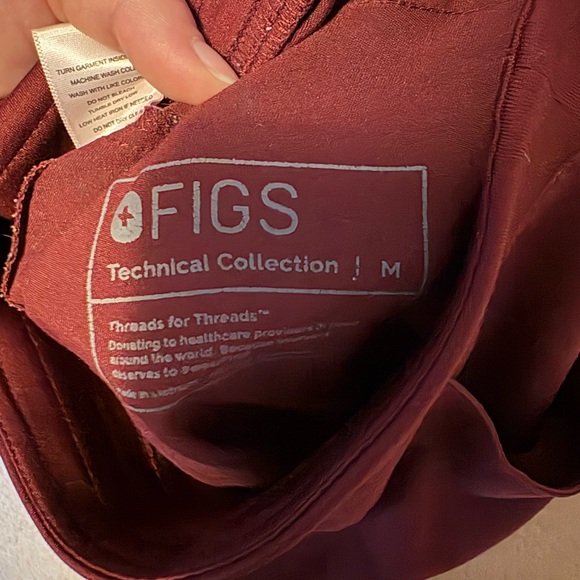 Figs Red Cargo Pants with Relaxed Fit and Drawstring Waistband - Picture 3 of 3